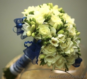 Круглый букет невесты фрезия #1229634