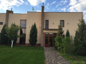 Продам особняк в Кировском #1273163