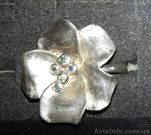 Кольцо Tiffany с голубыми бриллиантами #1274227