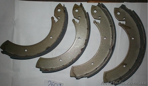 Колодки барабанного тормоза Ford Granada,  Nissan Trade,  Renault Super 5 #1341947