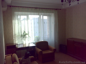 Срочно продам трехкомнатную квартиру по улице Героев Труда, 531 мр-н.2/9. #1353006