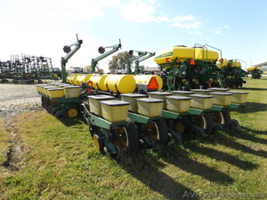 б/у сеялка пропашная John Deere 7000 16-рядная #1371058