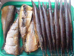 Домашнє копчення на дровах. Риба,  вуха свині,  ковбаса,  підчеревина. #1367596