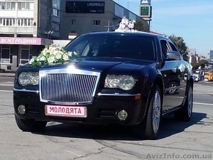 Chrysler 300 C прекрасно подойдёт для аренды на свадьбы,  дни рождения и прочие м #1401176