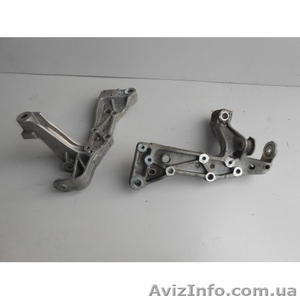 Кронштейн переднего рычага Volkswagen Caddy Touran VW Golf V  #1465290