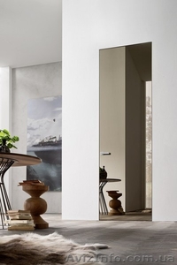 Межкомнатные двери скрытого монтажа стеклянные #1487927