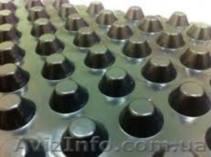 Дренажную геомембрану с шипами и замком #1509954