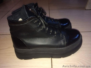 Девочки,  продам зимние кожаные ботинки с набивной шерстью. #1517907