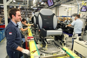 Работник на производство автокресел #1533693