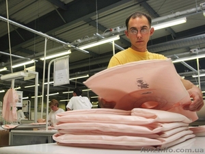 Работник на производство подушек безопасности #1533695