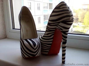 Туфли Christian Louboutin #1554389