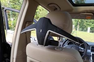 Автомобильная вешалка для одежды на спинку сиденья #1570688