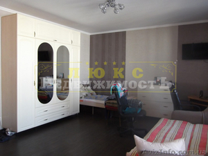 Продам однокомнатную квартиру (студия) ЖК Радужный #1575888