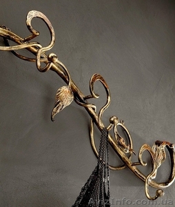 Настенная кованая вешалка #1583675