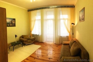 Своя комната с кухней и балконом,  с видом на Французский бульвар! Мебель и техни #1591108