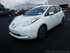 Белоснежный электромобиль Nissan Leaf SV #1587543