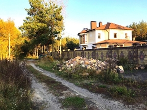 Ділянка над озером всього в 10 хвилинах від міста! #1591911