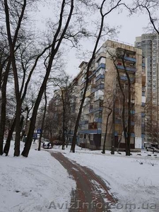 Продаётся однокомнатная возле метро