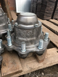 Ступица прицепа тракторного 2ПТС4,  КТУ 6 и 8 шпилек #1600157