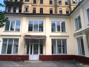 Двухэтажное нежилое здание в центре,  Печерский район. #1618983