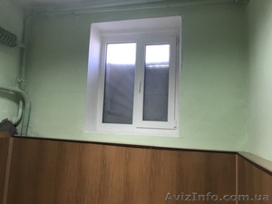 В центре полуподвальное помещение. 3 комнаты. #1625635
