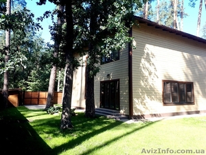 Деревянный дом в лесной части города Буча. #1637919