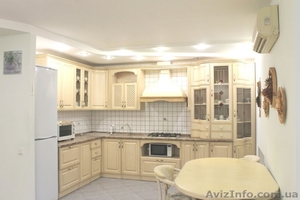 Продам большую 3 комн квартиру в самом желанном районе Днепра! Центр #1640859