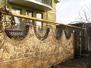 камень песчаник природный со сколом  #1645094