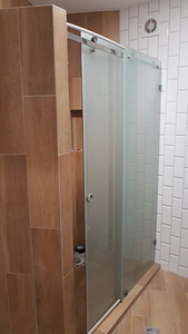 Стеклянные двери,  душевые перегородки, офисные перегородки,  козырьки,  навесы,  огр #1653267