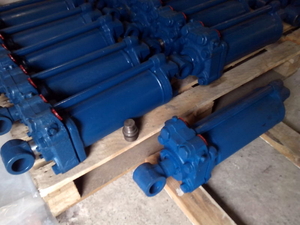 Продам гидроцилиндры ЦС-125х250. Есть фланцы для установки на пресса #1658933