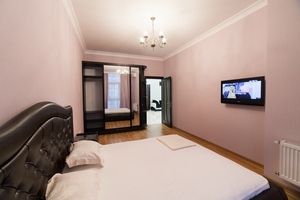 Сдам 2х комн-кв. ру по ул. Чайковского  возле макдональдса с ремонтом 4000 грн/м #1664261