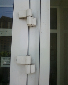 Замена петель Киев,  петли С-94,  регулировка алюминиевых дверей #1665230