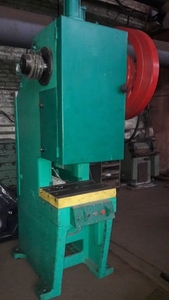 Продам пресс  кривошипный  ус. 40 тн модель КД 2126  #1664268