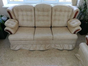 Перетяжка мягкой мебели,  ремонт,  обивка любой сложности #1674536