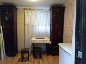 Сдам маленький домик для одного человека в центральной части города. #917741