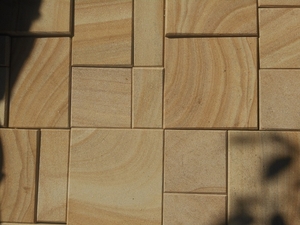 Плитка пиленная из камня песчаника природного  #1674551