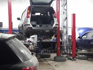 Срочно! На СТО нужен автослесарь #1679877