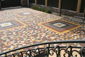 Услуги по укладке тротуарной плитки,  на частных участках,  домов и #1686155