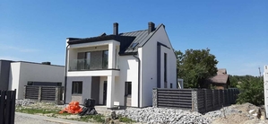 Продам дом , расположен в закрытом коттеджном городке с Романков   #1689041