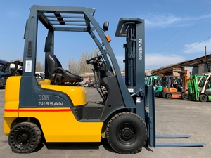 Газ-бензиновый погрузчик Nissan с мачтой триплекс  #1696554