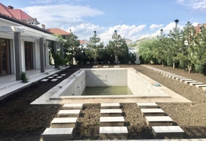 Продается одноэтажный дом с бассейном в Совиньоне,  Одесса #1701627