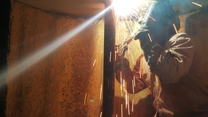 Требуются сварщики Новомосковск Днепропетровская обл #1589039