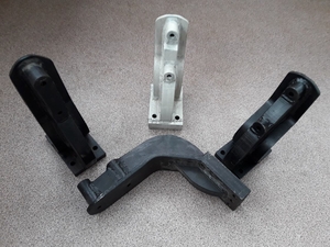 Кронштейн оси Mercedes #1703479