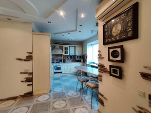 Продается просторная квартира в новом доме по ул. Колонтаевская,  Одесса #1705381