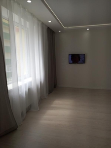 Сдам свою 1-комнатную квартиру 50 м.кв.,  новострой #1705341