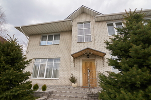 Продам 2-х этажный дом  с ремонтом,  пр.Гагарина #1707263