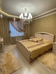 Продам 2-х комн. квартиру с дизайнерским ремонтом.  #1716247