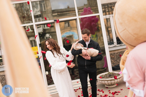 Кто сказал,  что организовать яркую встречу из роддома зимой в Одессе,  будет проб #1721662