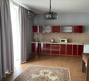 Сдам ул Польская мини гостиница в Одессе 520 м,  9 апартам,  есть подвал,  офис.  #1725609