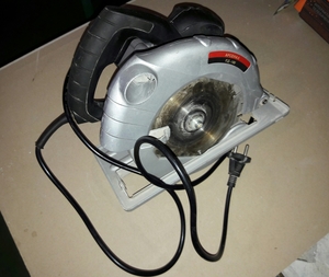 Продам ручную циркулярную дисковую пилу АРСЕНАЛ ПД-190 в отличном состоянии. #1731882